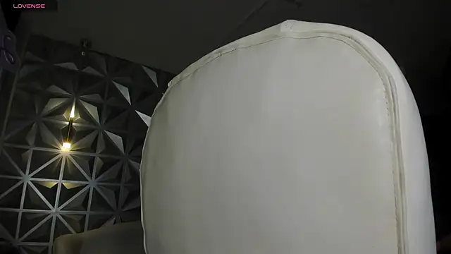 hellen tease online show from February 21, 2026, 7:04 pm