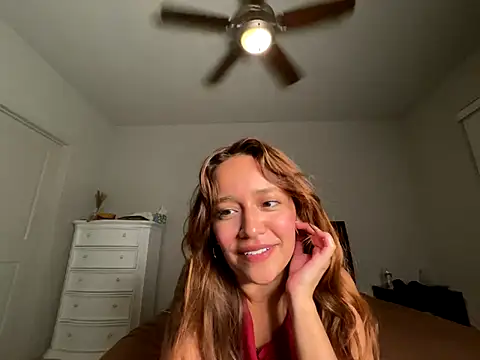 Snapshot of eurydicee chatting on November 7, 2025, 12:43 am eurydicee online show from November 7, 2025, 12:43 am