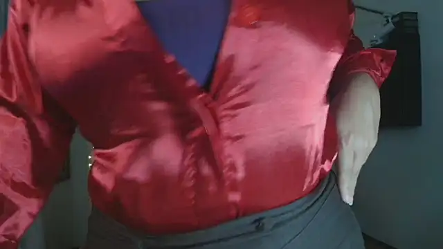 samanthahut1 online show from December 16, 2025, 10:48 pm