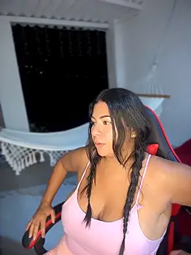 samanthahut1 online show from April 28, 2026, 2:27 am
