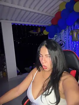 samanthahut1 online show from June 11, 2026, 12:32 am