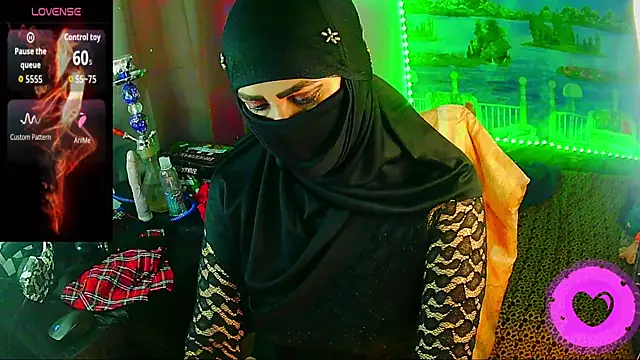 Snapshot of SultanaLayla chatting on July 3, 2026, 8:26 pm SultanaLayla online show from July 3, 2026, 8:26 pm