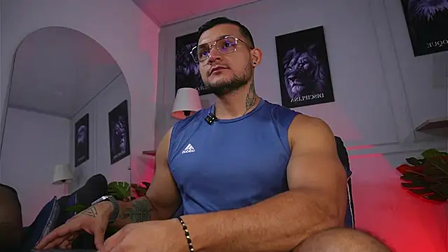 Snapshot of Marco_Vega chatting on July 9, 2026, 2:04 am Marco Vega online show from July 9, 2026, 2:04 am
