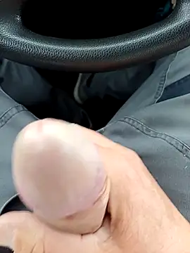 Snapshot of Micki2 chatting on September 25, 2025, 9:57 am Micki2 online show from September 25, 2025, 9:57 am