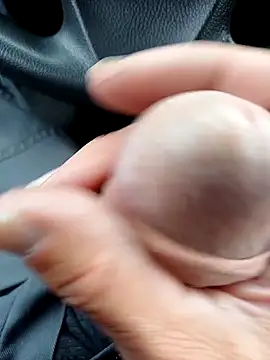 Snapshot of Micki2 chatting on September 30, 2025, 1:05 pm Micki2 online show from September 30, 2025, 1:05 pm