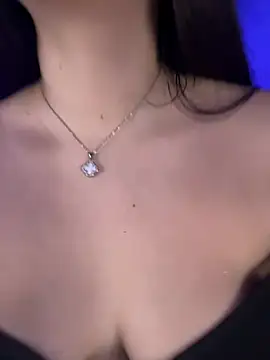 alejandrodolls online show from February 14, 2026, 8:27 pm