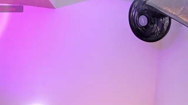 Snapshot of sweet__vanessa1 chatting on July 6, 2026, 10:34 pm sweet vanessa1 online show from July 6, 2026, 10:34 pm