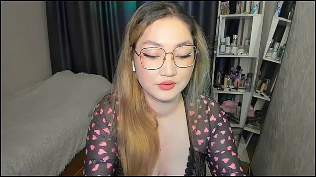 lyra x online show from March 18, 2026, 5:38 pm