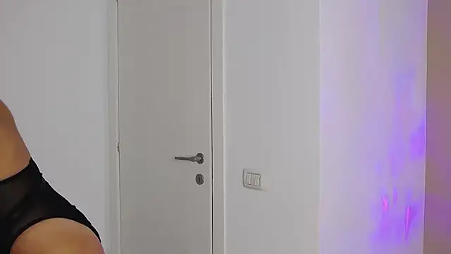 Emily Sheen online show from October 13, 2025, 6:02 am