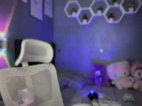 lelasohna online show from September 21, 2025, 7:10 am