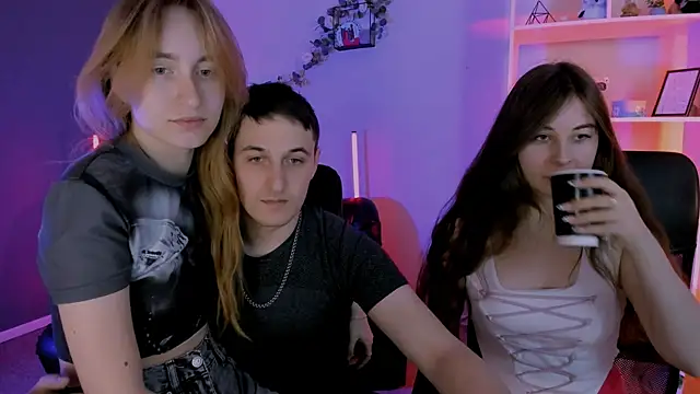 lilith diva online show from April 23, 2026, 7:27 pm