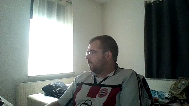 Snapshot of freak858 chatting on July 6, 2026, 10:23 am freak858 online show from July 6, 2026, 10:23 am