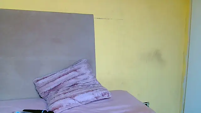 Snapshot of thique_doll chatting on October 30, 2025, 8:31 pm thique doll online show from October 30, 2025, 8:31 pm