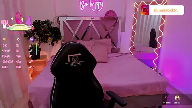 Snapshot of Shinedark_tay1 chatting on October 6, 2025, 3:26 am Shinedark tay1 online show from October 6, 2025, 3:26 am