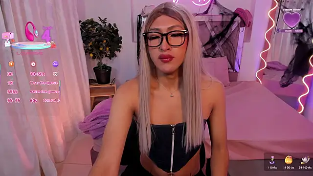 Snapshot of Shinedark_tay1 chatting on October 25, 2025, 2:52 am Shinedark tay1 online show from October 25, 2025, 2:52 am