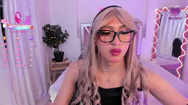 Snapshot of Shinedark_tay1 chatting on November 7, 2025, 2:55 am Shinedark tay1 online show from November 7, 2025, 2:55 am