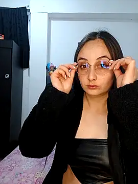 selene swee online show from October 18, 2025, 8:26 am