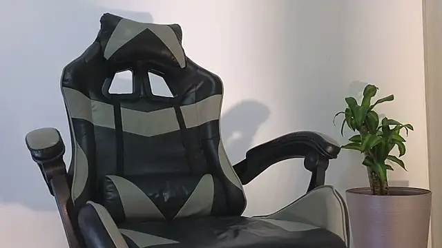 Snapshot of Wyatt_Rose chatting on September 24, 2025, 12:47 am Wyatt Rose online show from September 24, 2025, 12:47 am