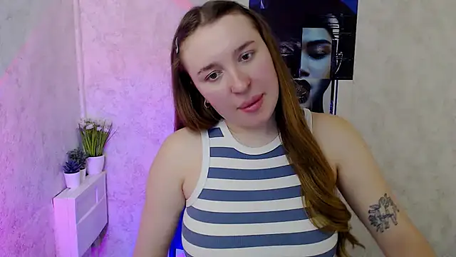 JuliaTopp  online show from February 12, 2026, 10:21 am