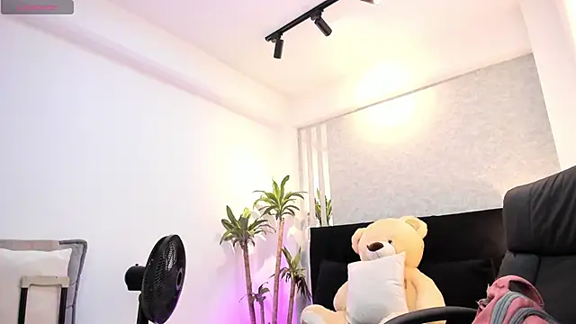 lily cash1 online show from January 7, 2026, 2:19 pm