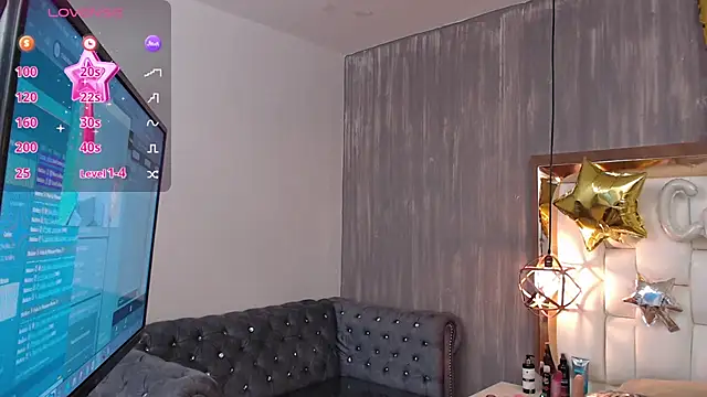 Foxxy Doll online show from October 6, 2025, 2:58 pm