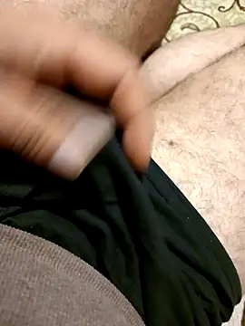 bullut06 online show from October 26, 2025, 3:29 pm