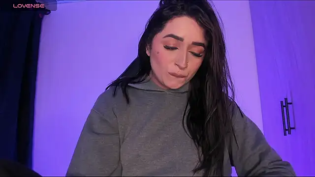scarlett Collinss online show from April 28, 2026, 1:27 pm