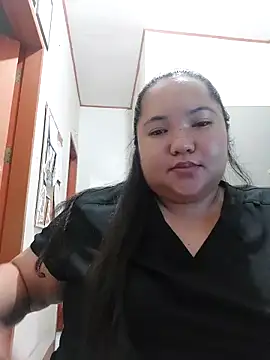 LianaCruzado online show from April 4, 2026, 2:03 pm
