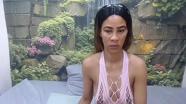 Snapshot of GlowGoddessxx chatting on June 26, 2026, 1:43 am GlowGoddessxx online show from June 26, 2026, 1:43 am