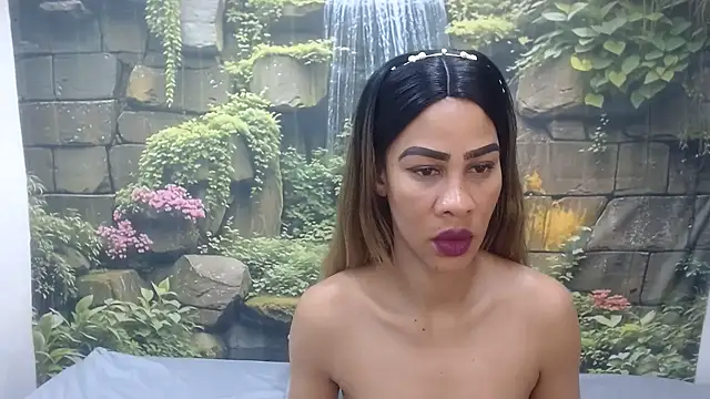 Snapshot of GlowGoddessxx chatting on June 27, 2026, 3:44 am GlowGoddessxx online show from June 27, 2026, 3:44 am