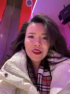 anna yngs online show from March 13, 2026, 6:42 am