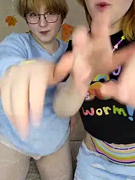 Snapshot of xrixsyx_and_ricky chatting on November 13, 2025, 7:18 am xrixsyx and ricky online show from November 13, 2025, 7:18 am