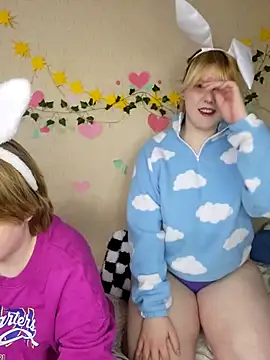 Snapshot of xrixsyx_and_ricky chatting on April 3, 2026, 5:44 pm xrixsyx and ricky online show from April 3, 2026, 5:44 pm