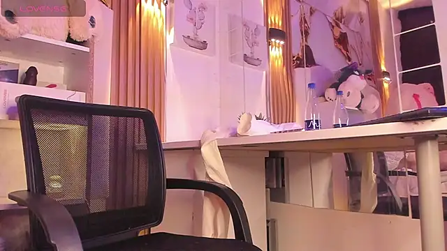 AgathaAtenea online show from October 2, 2025, 6:15 pm