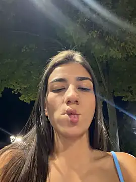 -juicy  online show from December 19, 2025, 11:23 pm