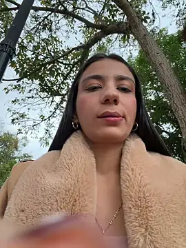 -juicy  online show from March 5, 2026, 10:50 pm