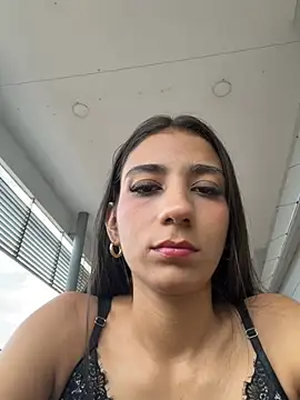 Snapshot of -juicy_ chatting on May 3, 2026, 9:32 pm -juicy online show from May 3, 2026, 9:32 pm
