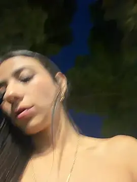 Snapshot of -juicy_ chatting on May 10, 2026, 11:32 pm -juicy online show from May 10, 2026, 11:32 pm