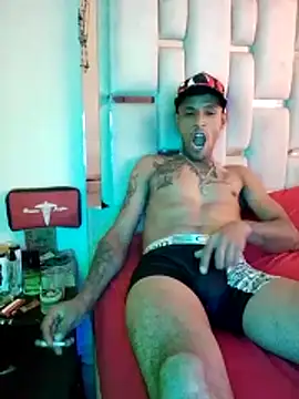 Snapshot of Negroking1130 chatting on December 21, 2025, 4:25 pm Negroking1130 online show from December 21, 2025, 4:25 pm