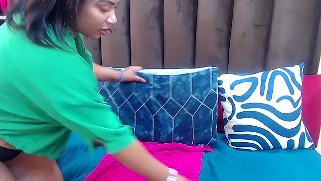 Snapshot of AfricanQueenxx40 chatting on November 14, 2025, 7:34 pm AfricanQueenxx40 online show from November 14, 2025, 7:34 pm