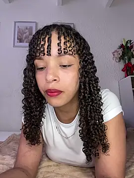 Yasmin777  online show from April 24, 2026, 9:28 pm