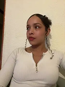 Snapshot of Yasmin777_ chatting on June 14, 2026, 2:24 am Yasmin777 online show from June 14, 2026, 2:24 am