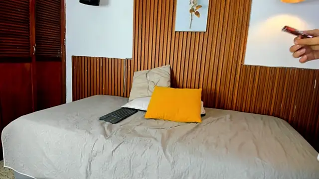 Snapshot of David_niet chatting on September 24, 2025, 5:27 pm David niet online show from September 24, 2025, 5:27 pm