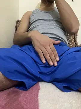 Snapshot of Anassal123 chatting on October 14, 2025, 11:05 pm Anassal123 online show from October 14, 2025, 11:05 pm