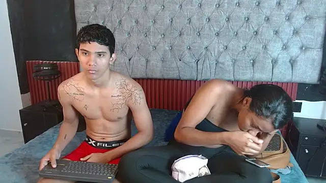 Snapshot of RihanandDrake chatting on November 29, 2025, 2:20 pm RihanandDrake online show from November 29, 2025, 2:20 pm