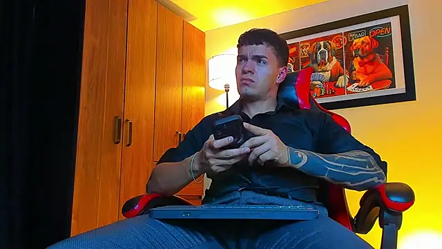 ALPHA DOMINUS  online show from November 18, 2025, 4:39 am