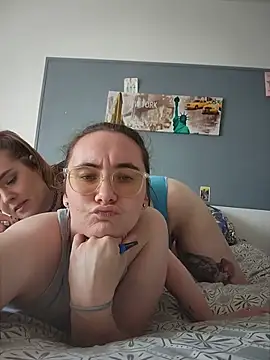 Snapshot of AndHerXO chatting on July 15, 2026, 1:49 pm AndHerXO online show from July 15, 2026, 1:49 pm