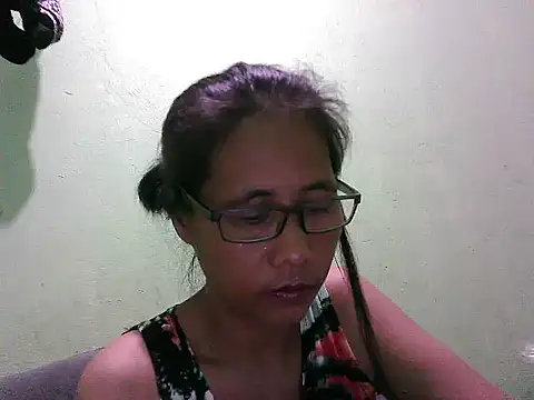 HotLadyPinay32 online show from April 10, 2026, 9:25 am