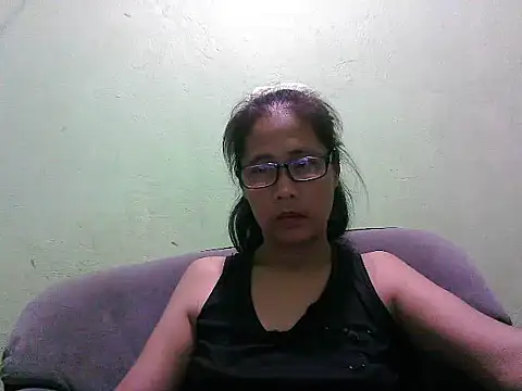 HotLadyPinay32 online show from April 26, 2026, 12:03 pm
