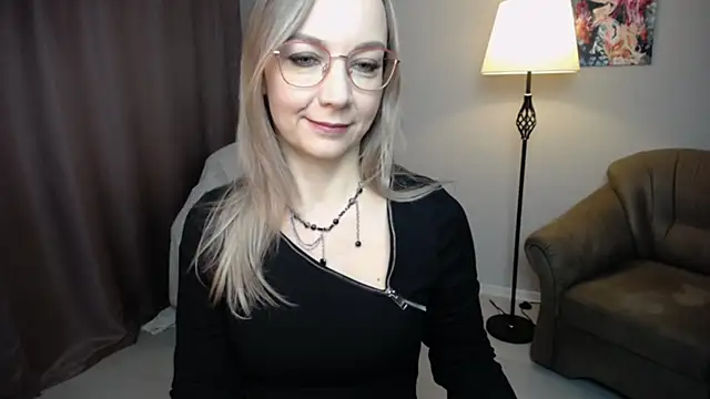 Snapshot of Ava_Elior chatting on October 18, 2025, 9:32 am Ava Elior online show from October 18, 2025, 9:32 am